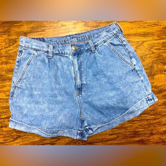 American Eagle Outfitters Pants - American Eagle Mom Shorts Size 6